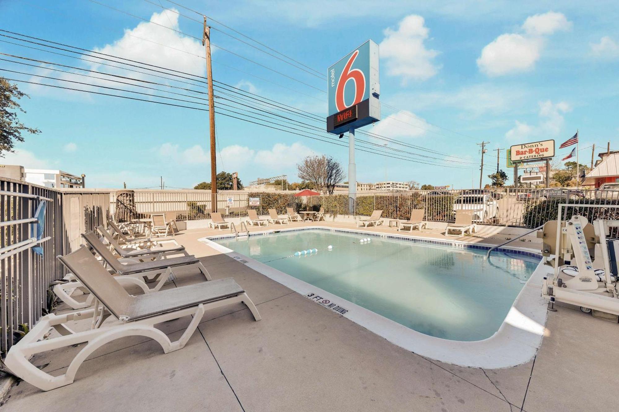 Motel 6-Austin, Tx - Airport - South Exteriér fotografie
